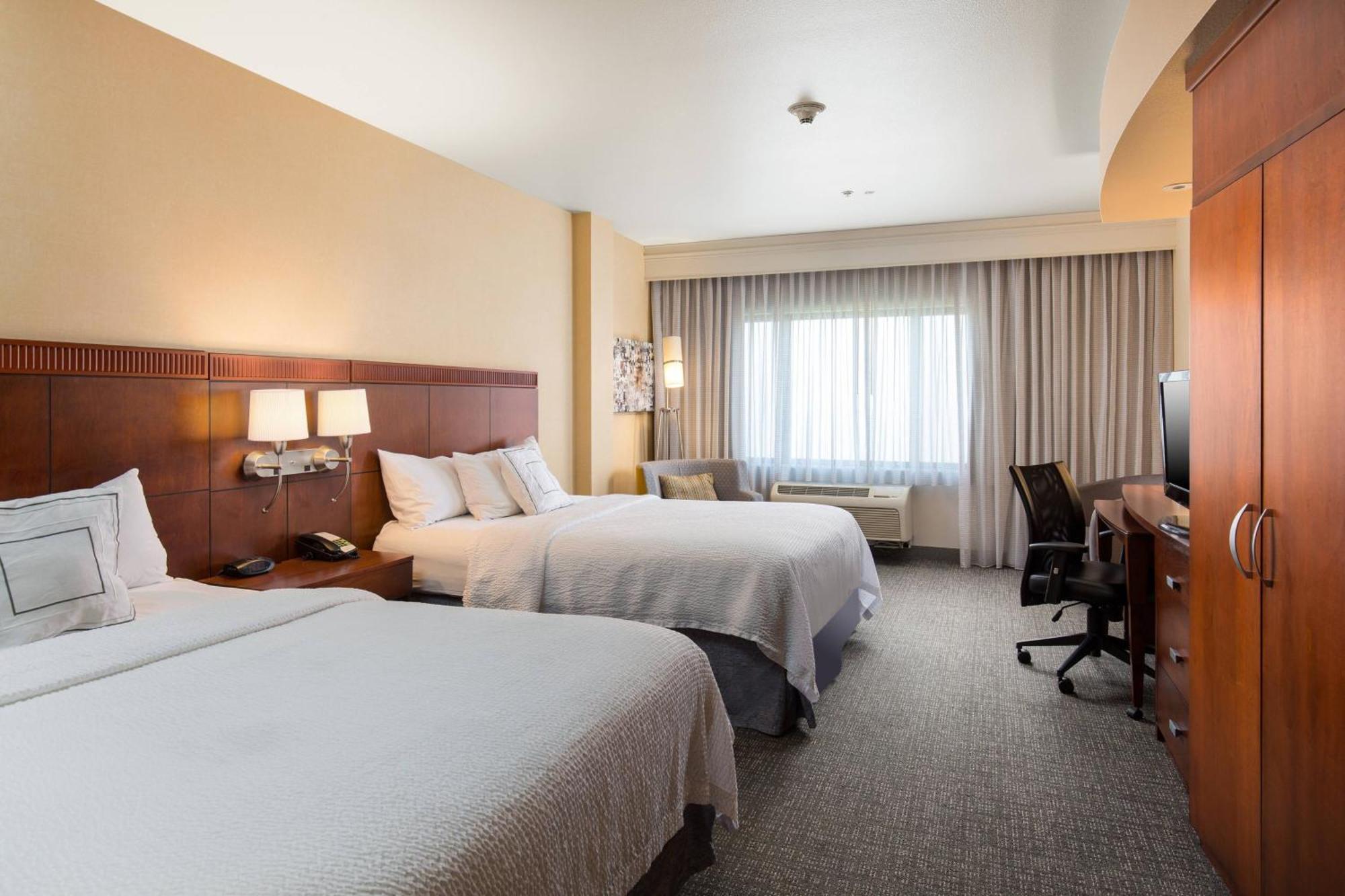 Courtyard By Marriott Ontario Rancho Cucamonga Hotel Exterior photo